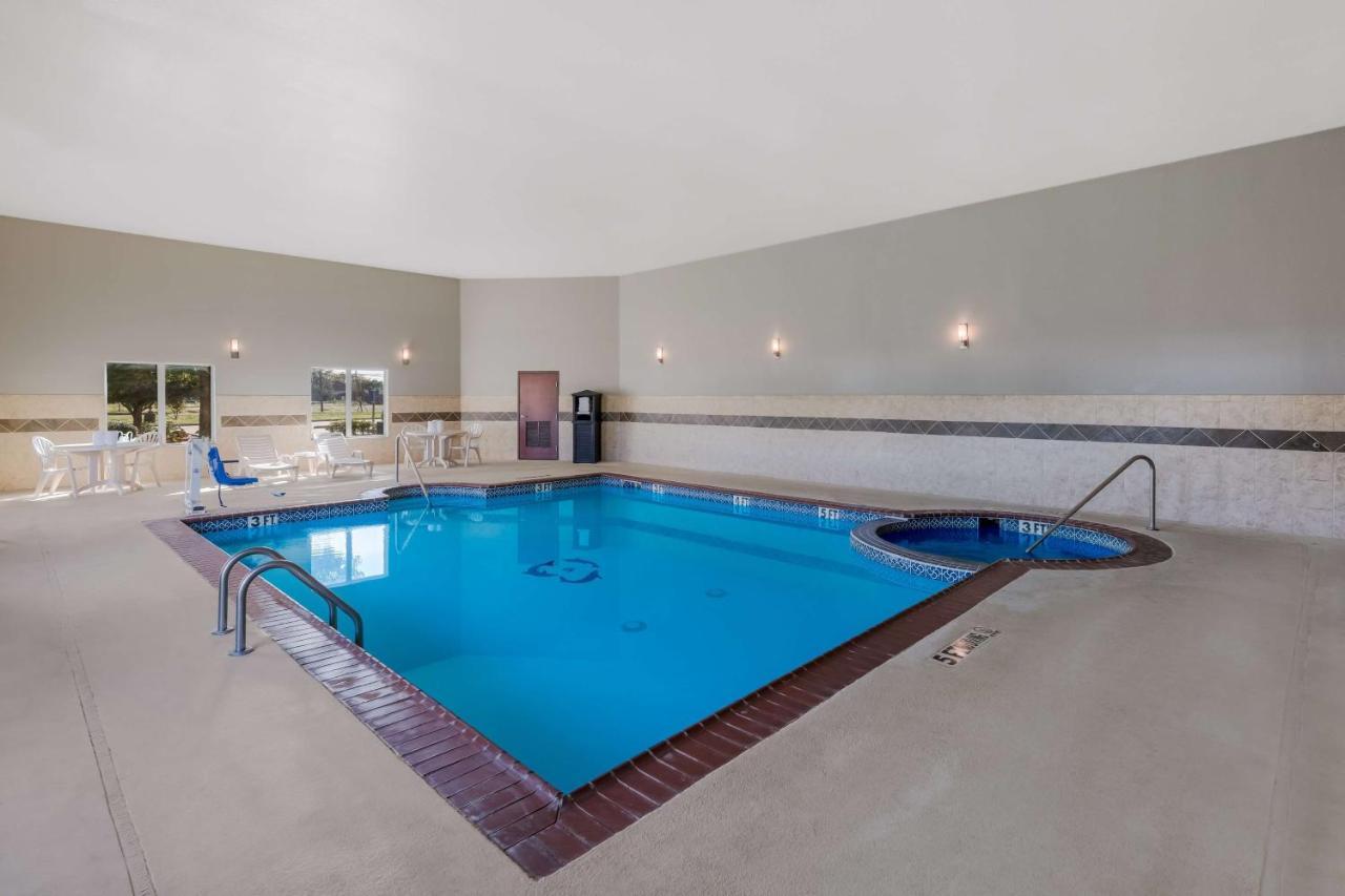 Best Western South Plains Inn & Suites Levelland Экстерьер фото
