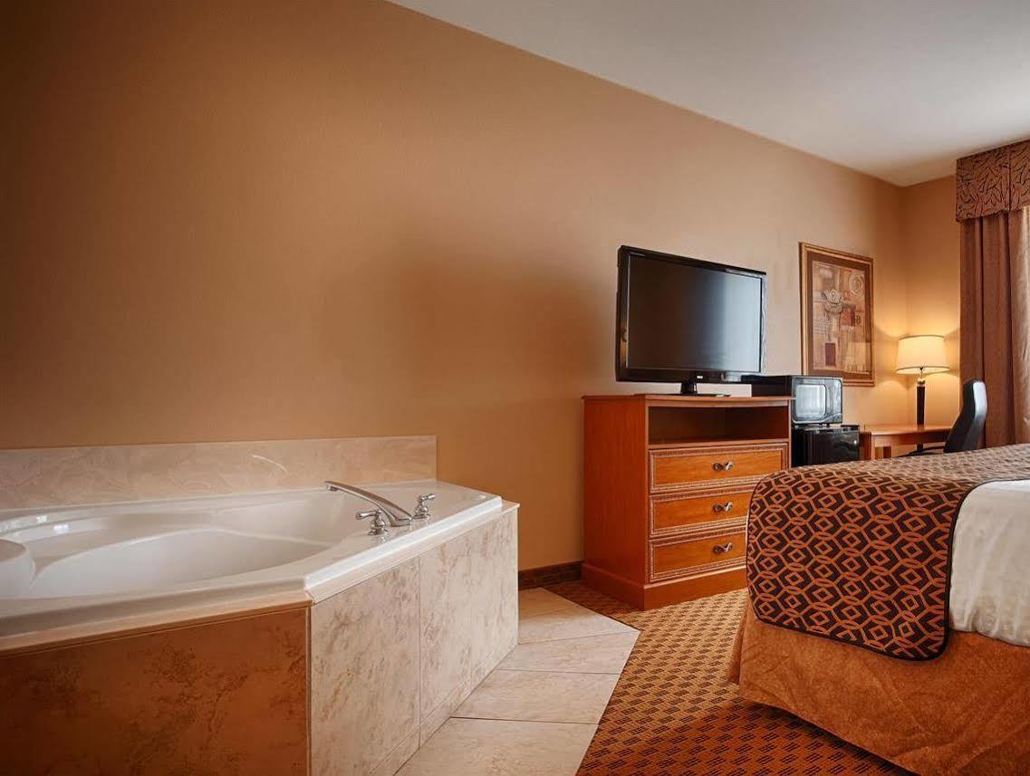 Best Western South Plains Inn & Suites Levelland Экстерьер фото